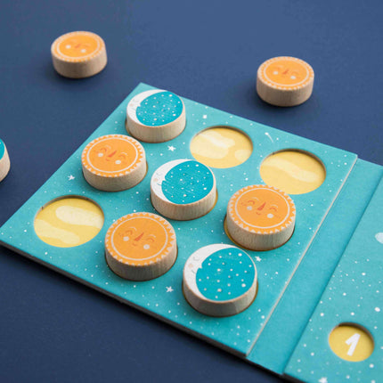 Londji Sun and Moon Tic Tac Toe Holz