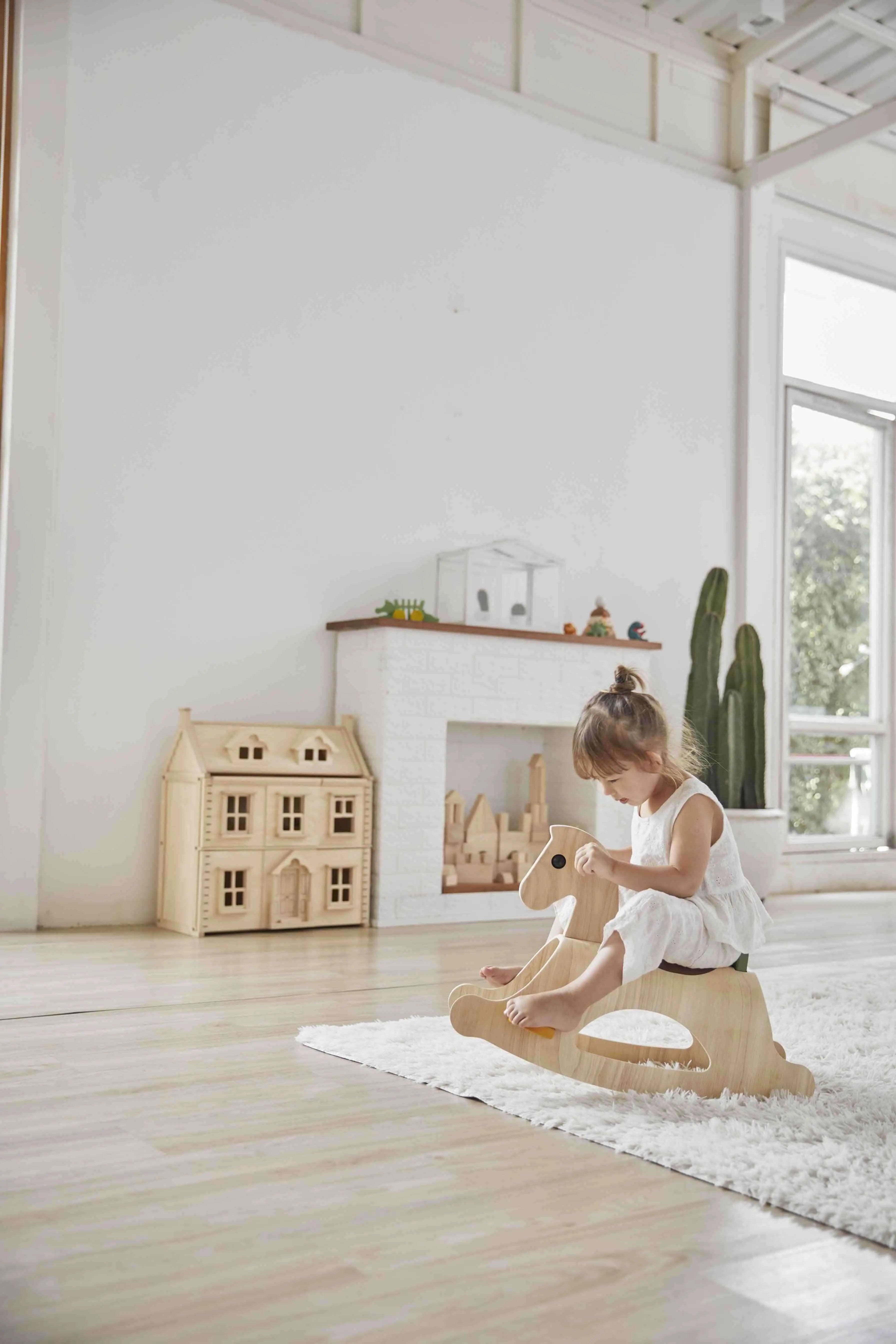PlanToys Schaukelpferd Modern Rustic - Heldenspielzeug
