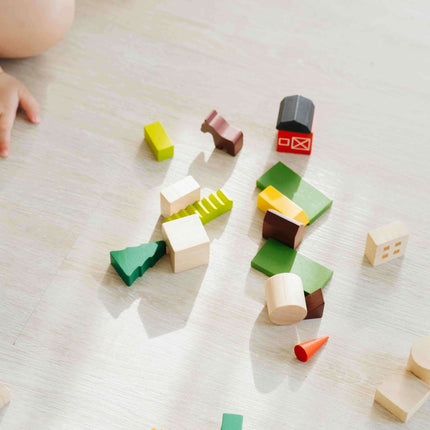 PlanToys Spielklötze Holzbausteine Dorf