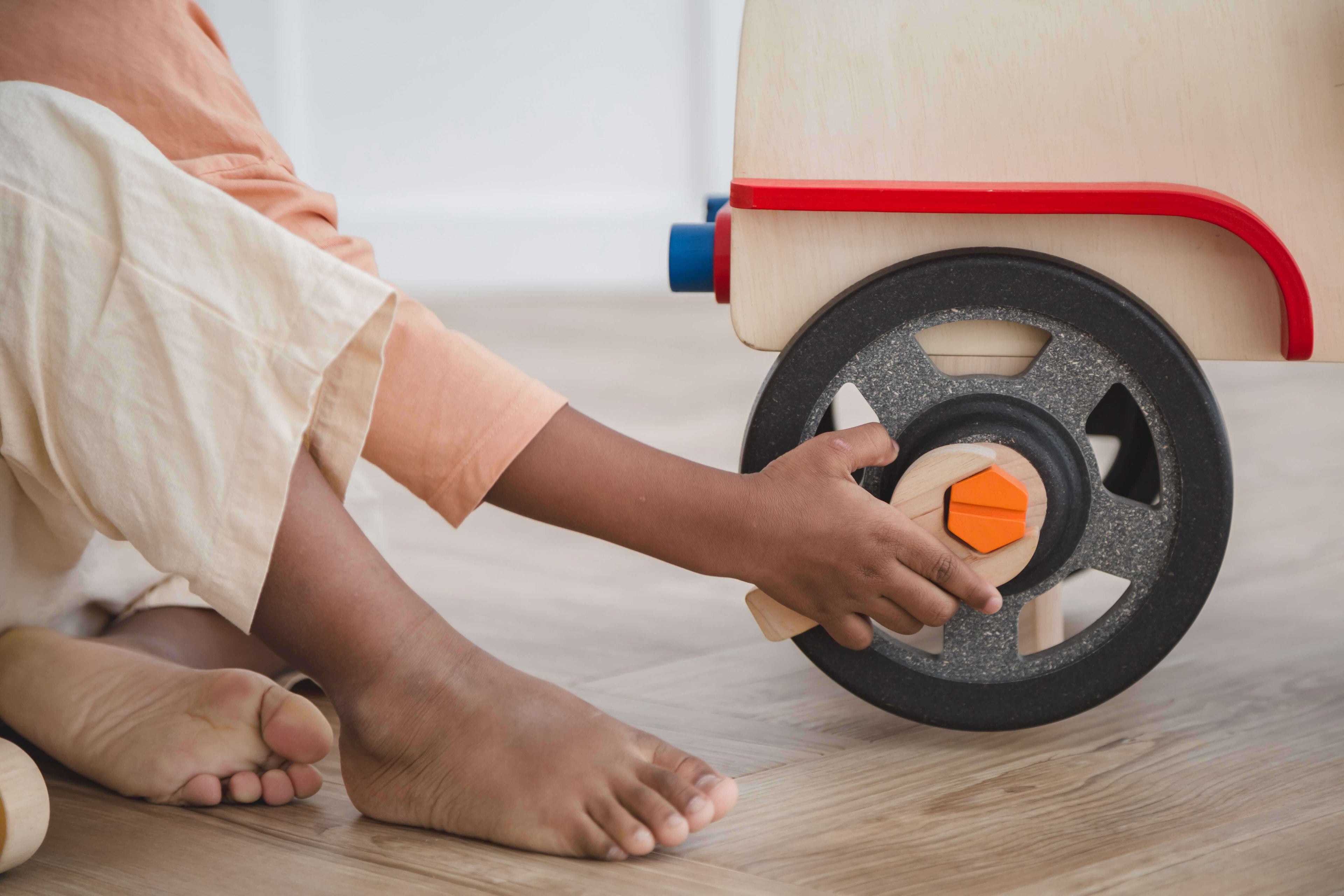 PlanToys Automechaniker Kinderrollenspiel - Heldenspielzeug