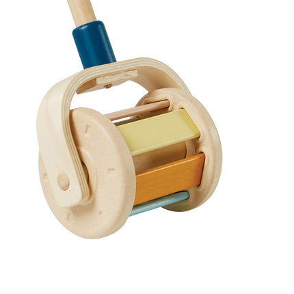 PlanToys Schiebestab mit Holz Klangkugeln