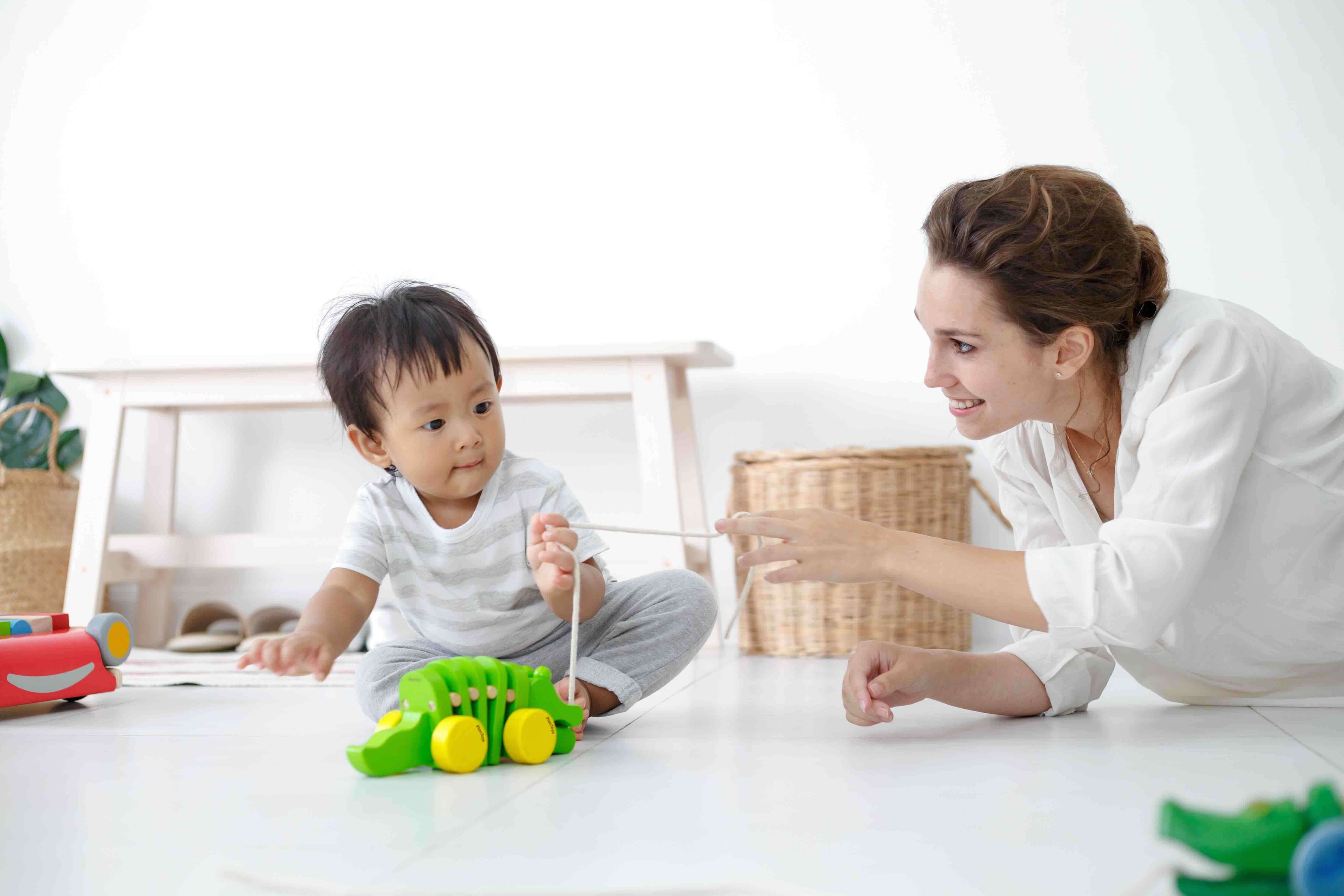 PlanToys Nachziehtier Krokodil Tanzendes Krokodil - Heldenspielzeug