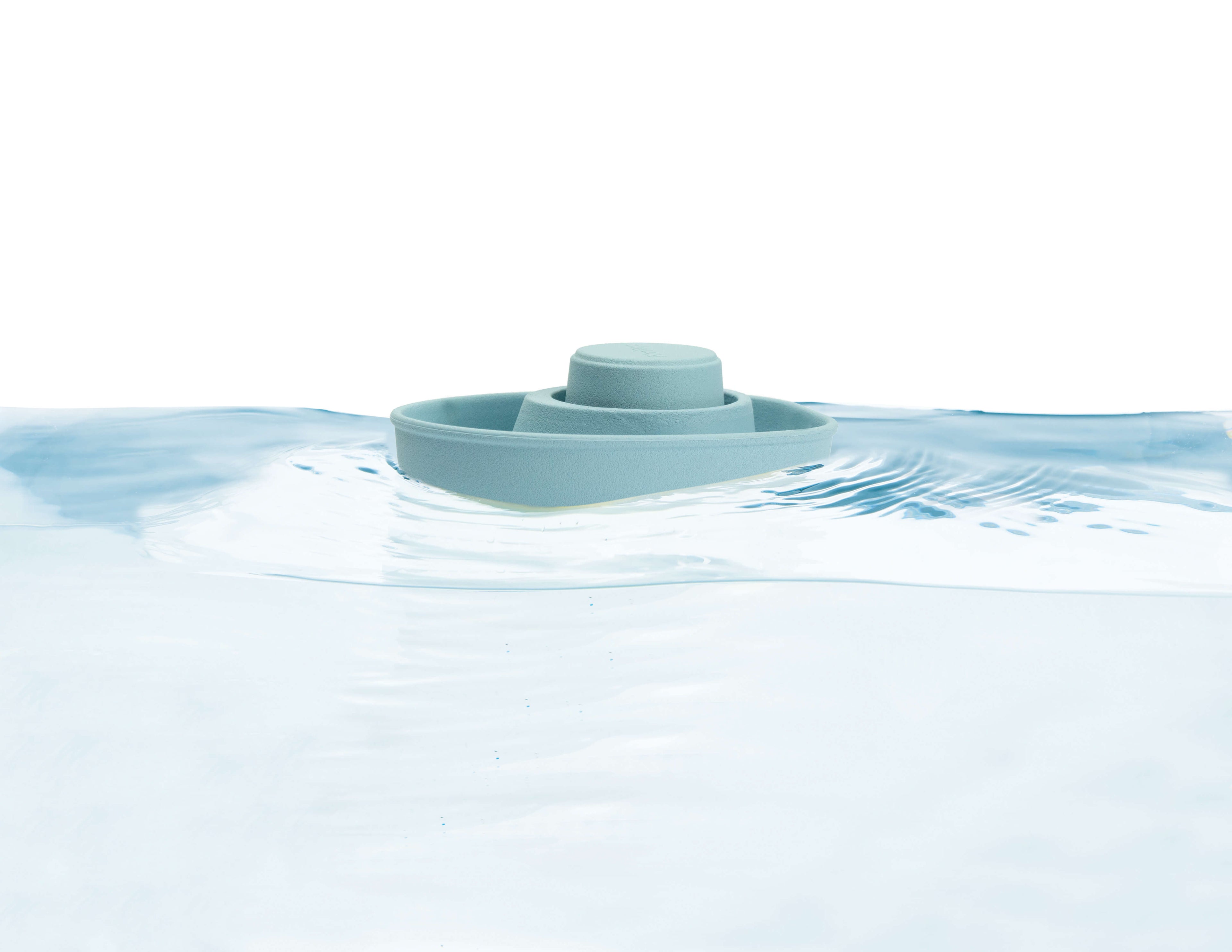 PlanToys Badewannnenspielzeug Schlauchboot mit Tauchfunktion - Heldenspielzeug