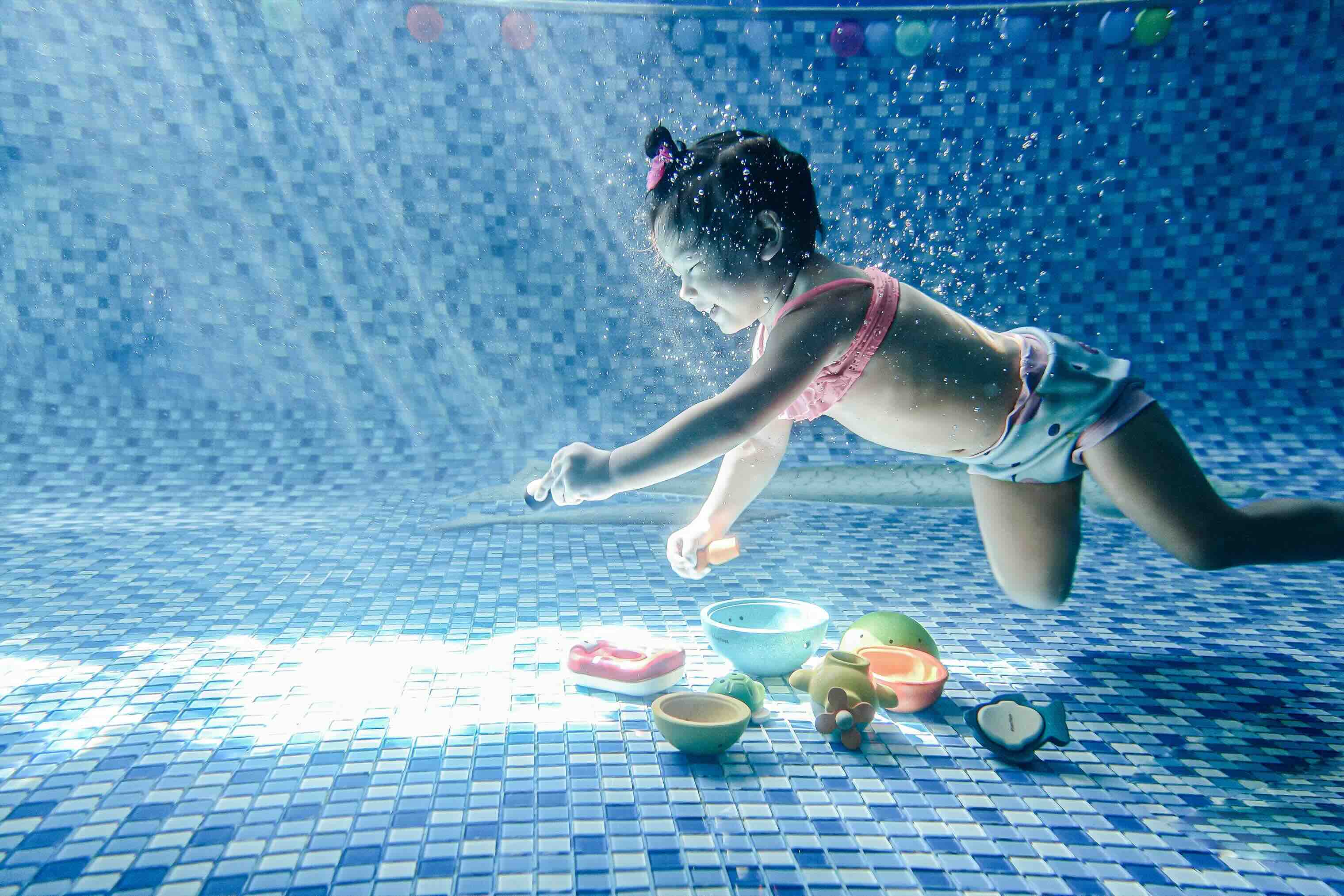 PlanToys Wasserspielzeug Schüssel aus Holz - Heldenspielzeug