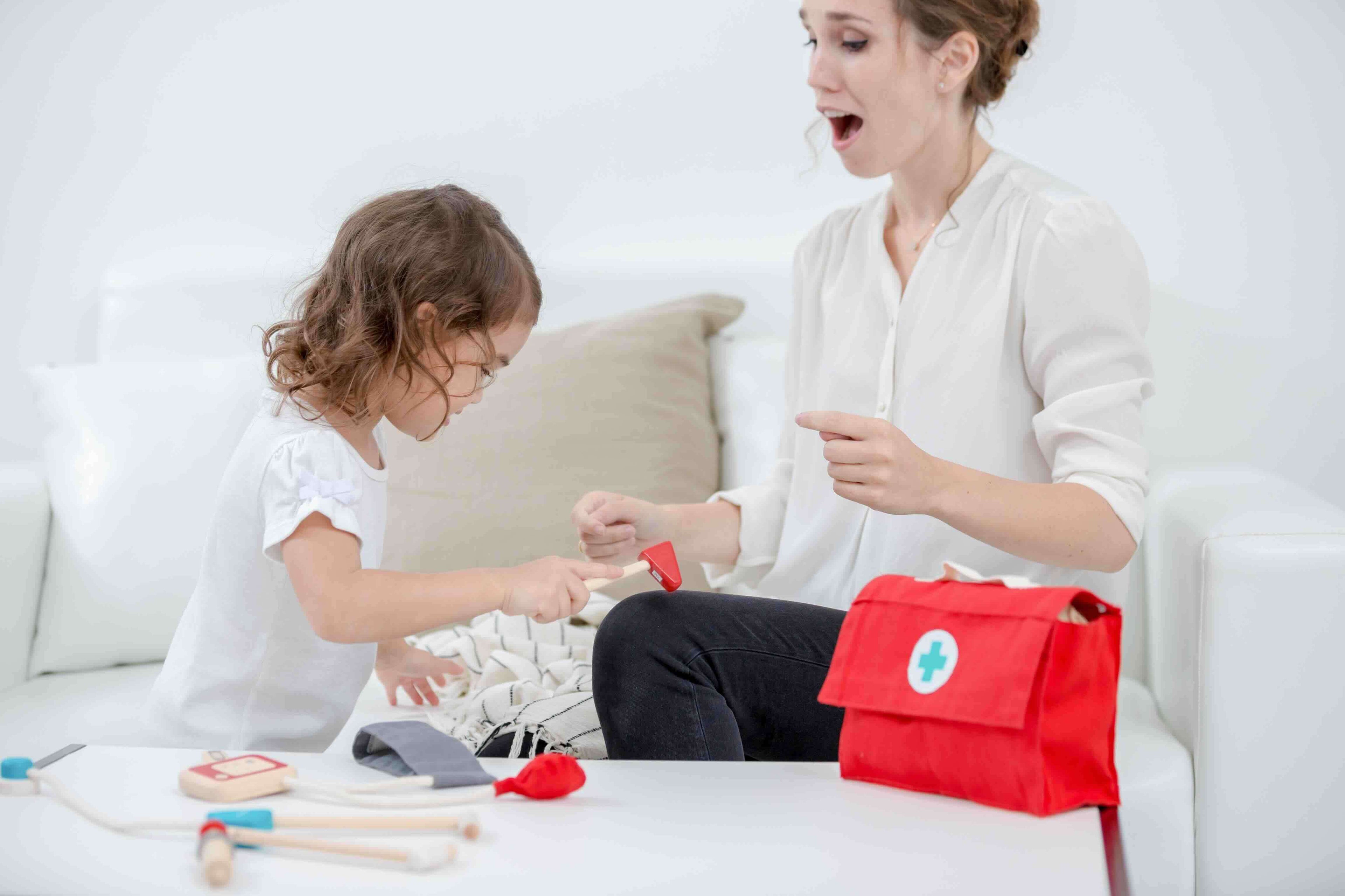 PlanToys Arzt Spielset (6 Teile) - Heldenspielzeug