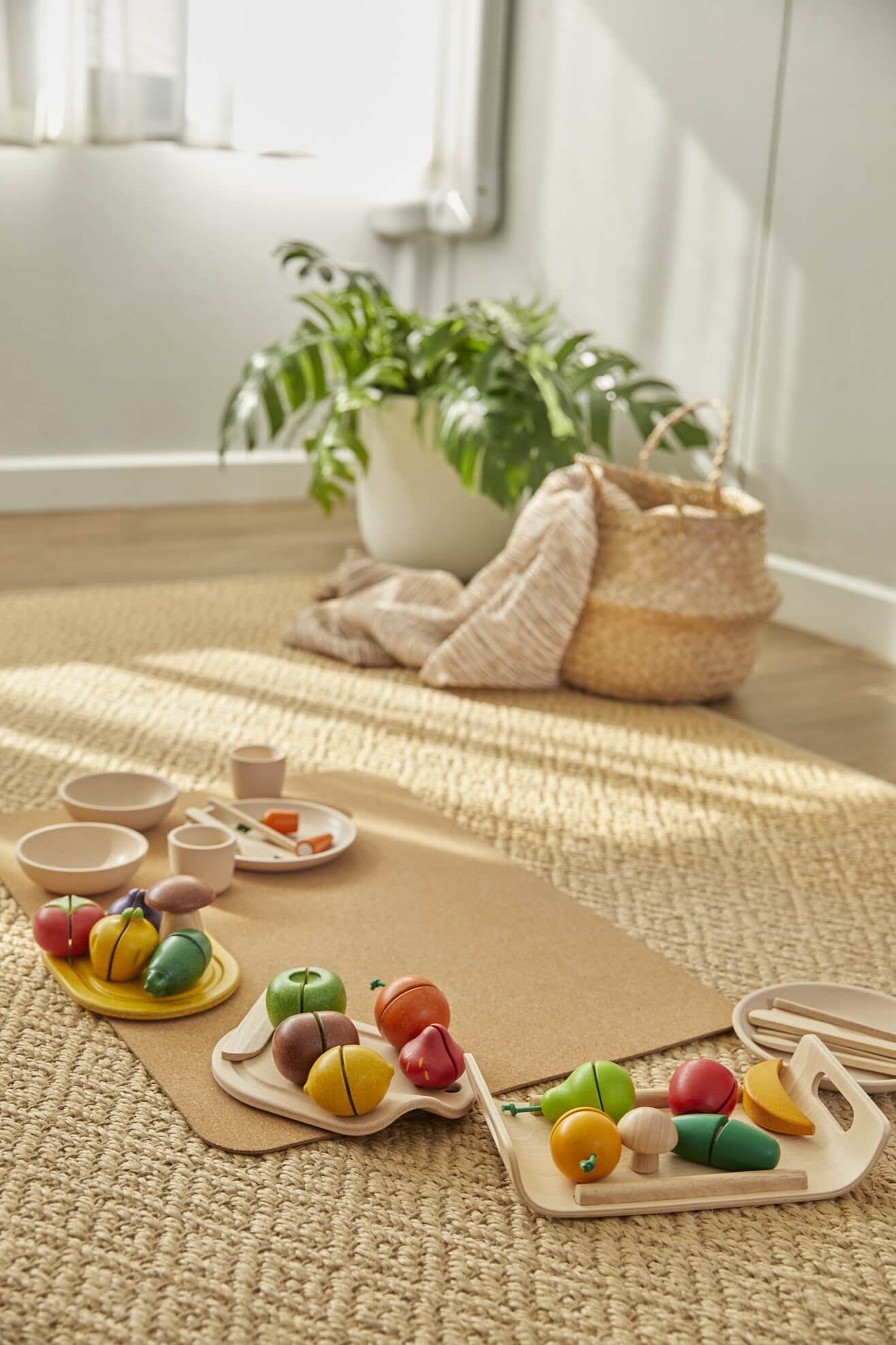 PlanToys Lernfrüchte Schneidebrett Obst schneiden - Heldenspielzeug