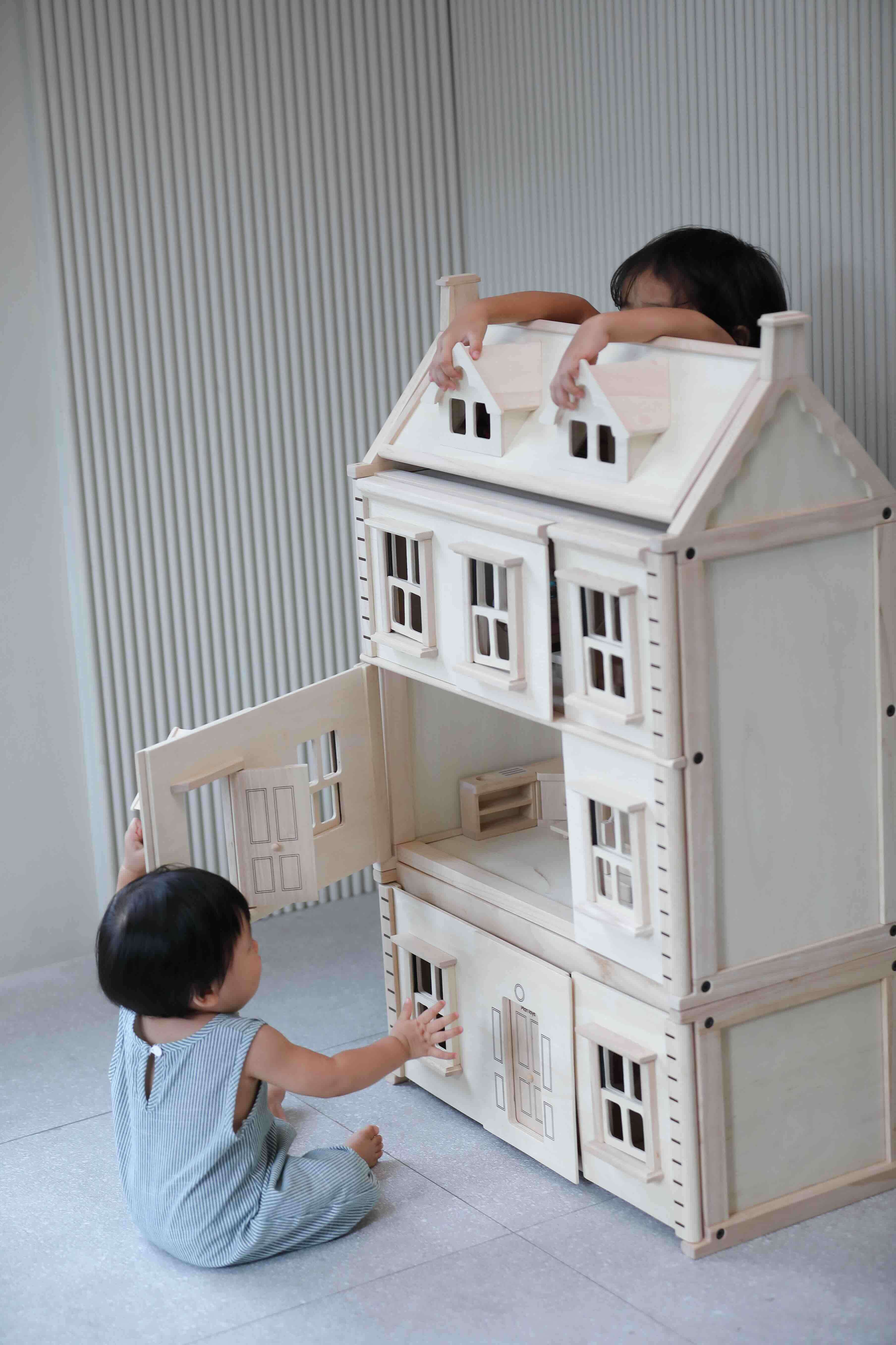 PlanToys Viktorianisches Puppenhaus - Heldenspielzeug