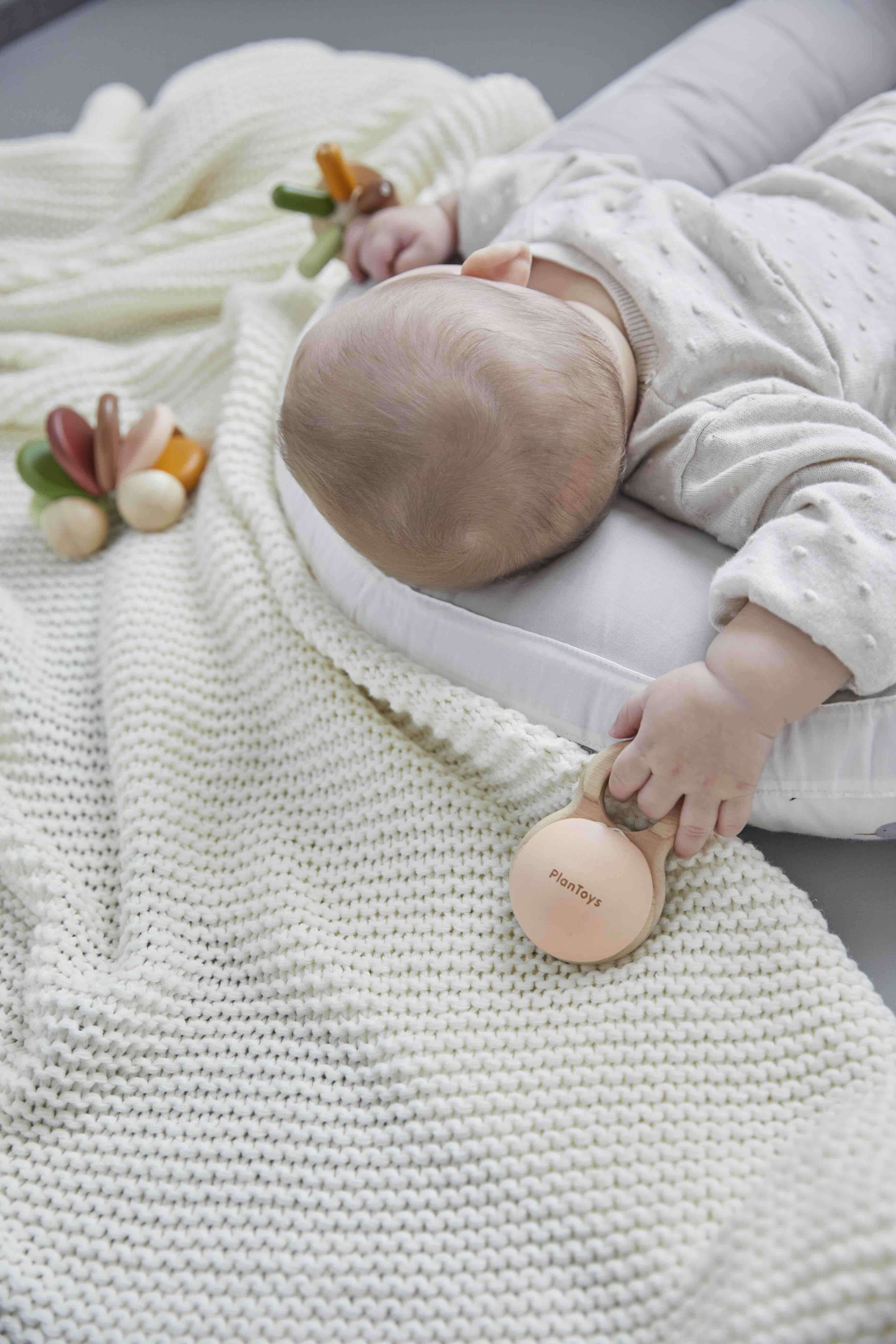 PlanToys Rassel Shake n Clap - Heldenspielzeug