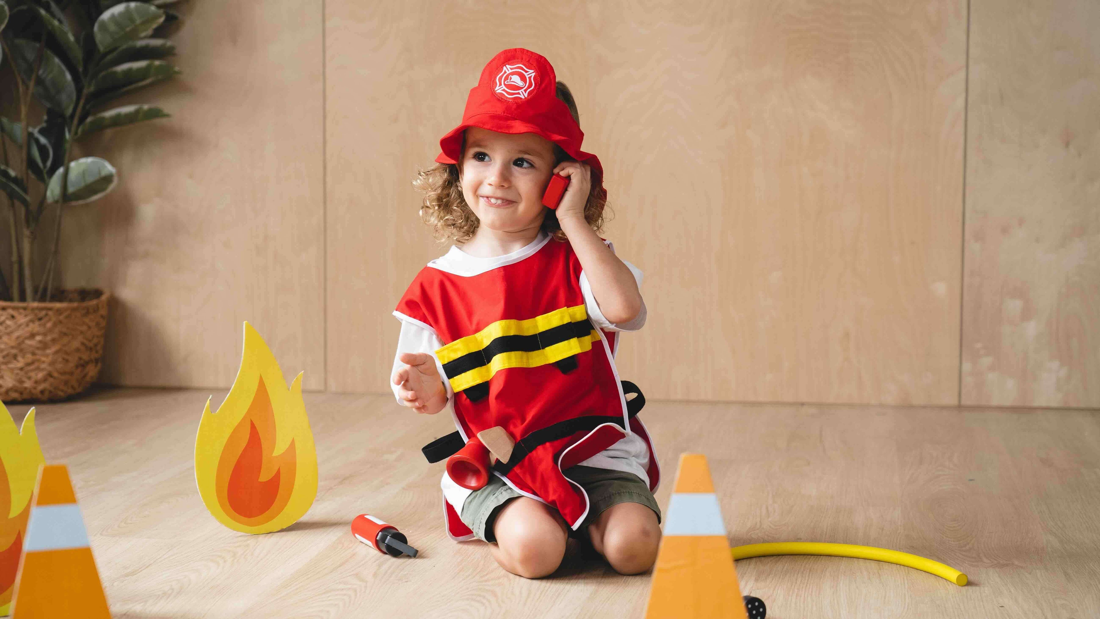 PlanToys Feuerwehrleute Spielset (8 Teile) - Heldenspielzeug