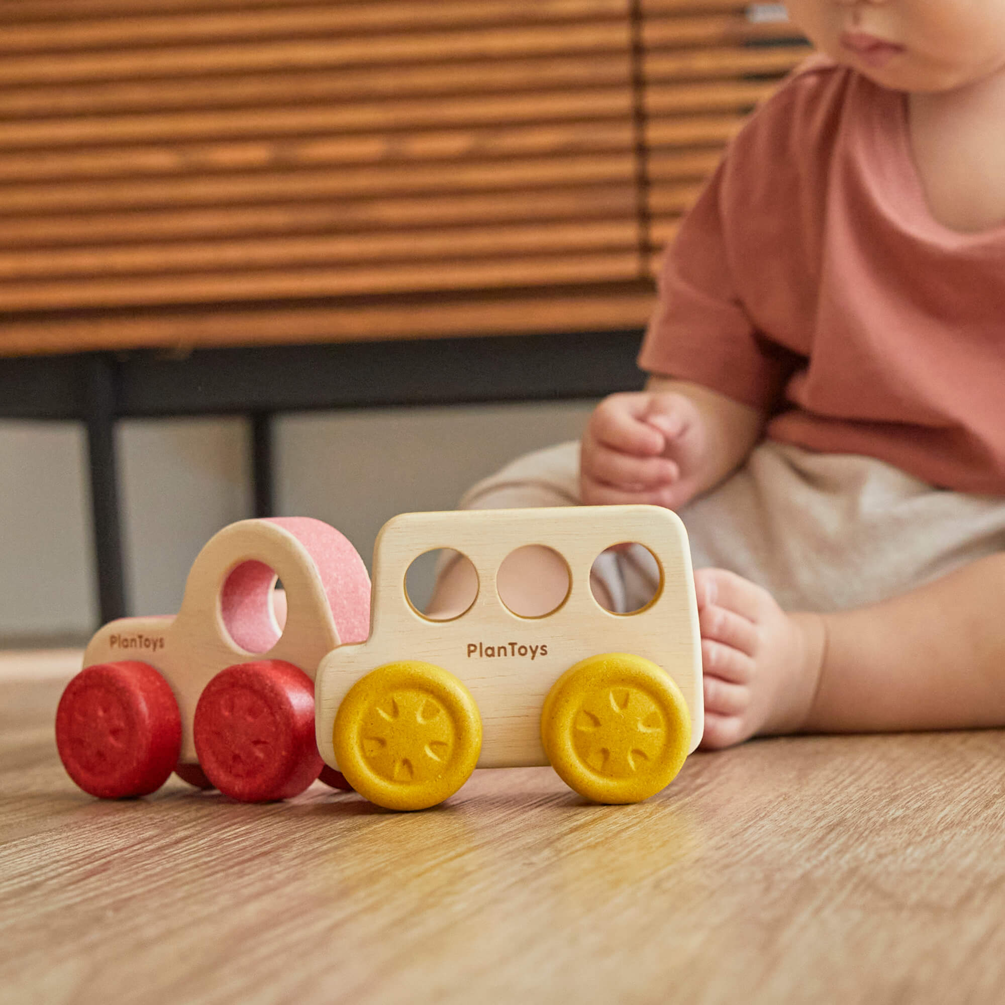 PlanToys Greifling Bus