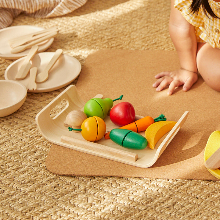 PlanToys Holz Lernfrüchte Gemüse & Obst inkl. Tablett - Heldenspielzeug