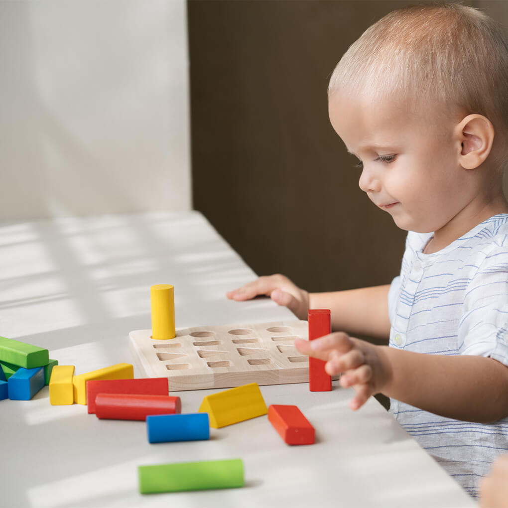 PlanToys Lernspiel Geometrie Stifte - Heldenspielzeug
