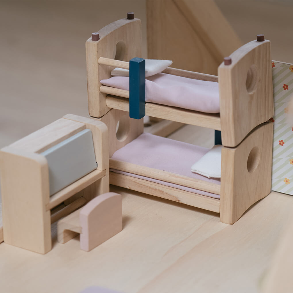 PlanToys Puppenhausmöbel Kinderzimmer Orchard - Heldenspielzeug