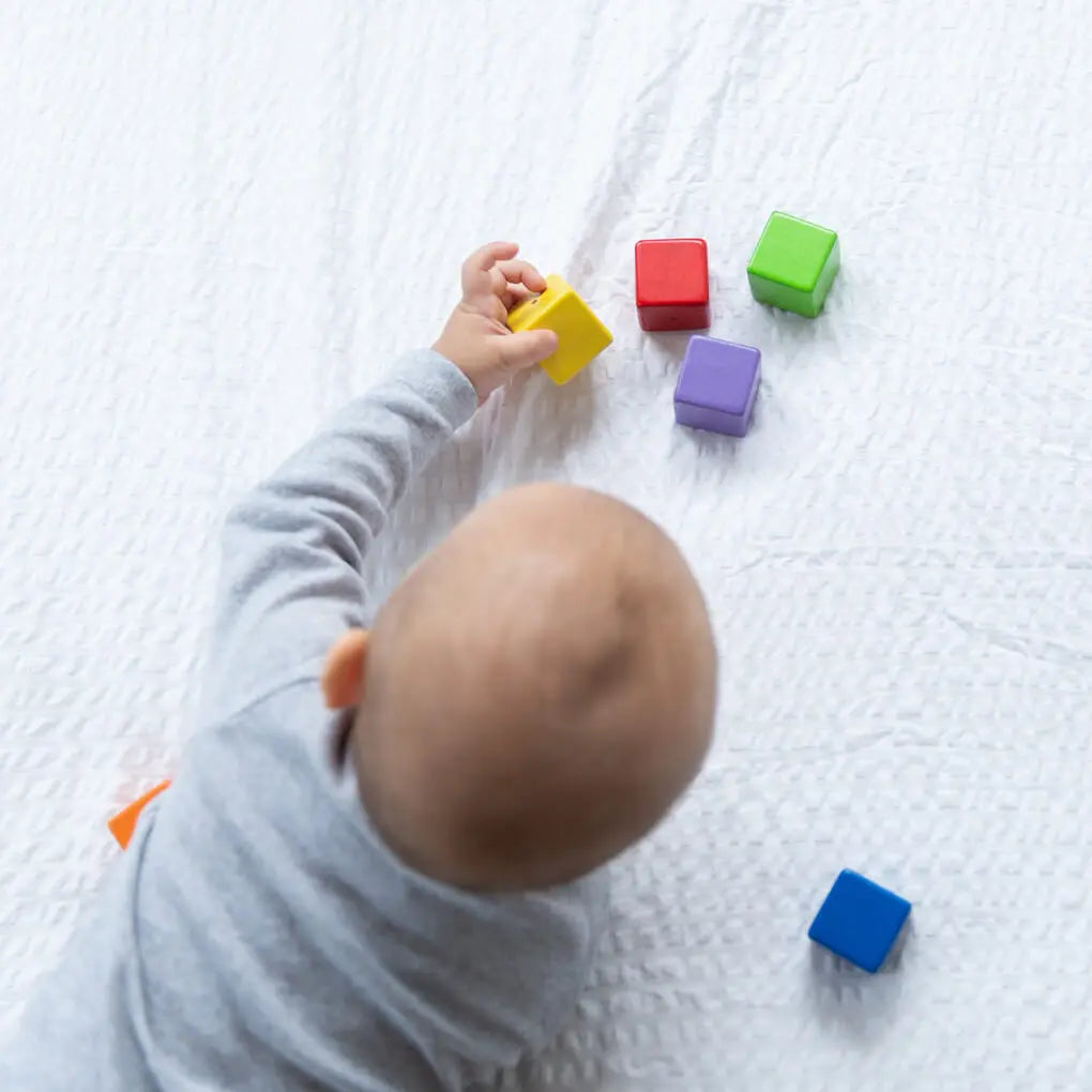 PlanToys Sinnesblöcke aus Holz - Heldenspielzeug