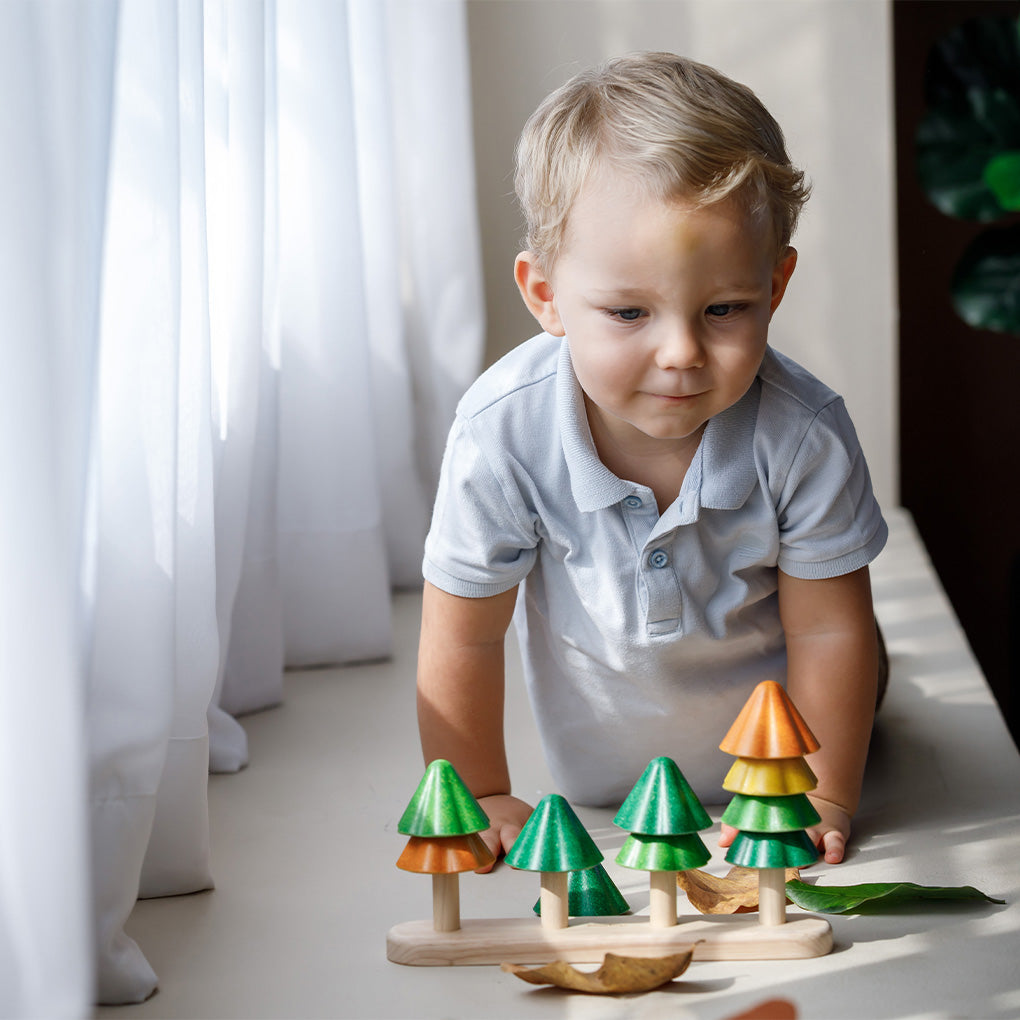 PlanToys Sortieren und Zählen Steckspiel Bäume - Heldenspielzeug