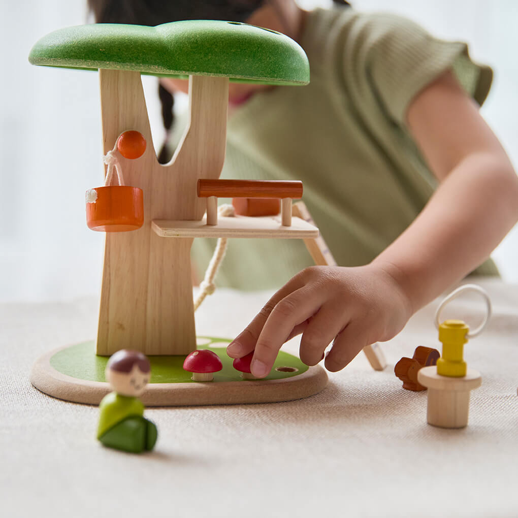 PlanToys Spielwelt Baumhaus - Heldenspielzeug