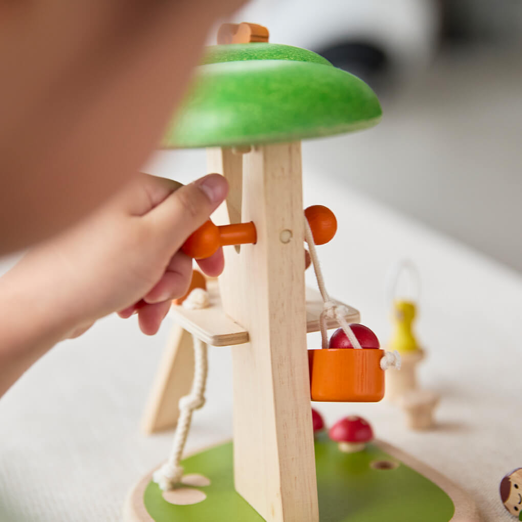 PlanToys Spielwelt Baumhaus - Heldenspielzeug