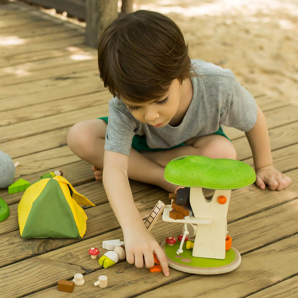 PlanToys Spielwelt Baumhaus - Heldenspielzeug