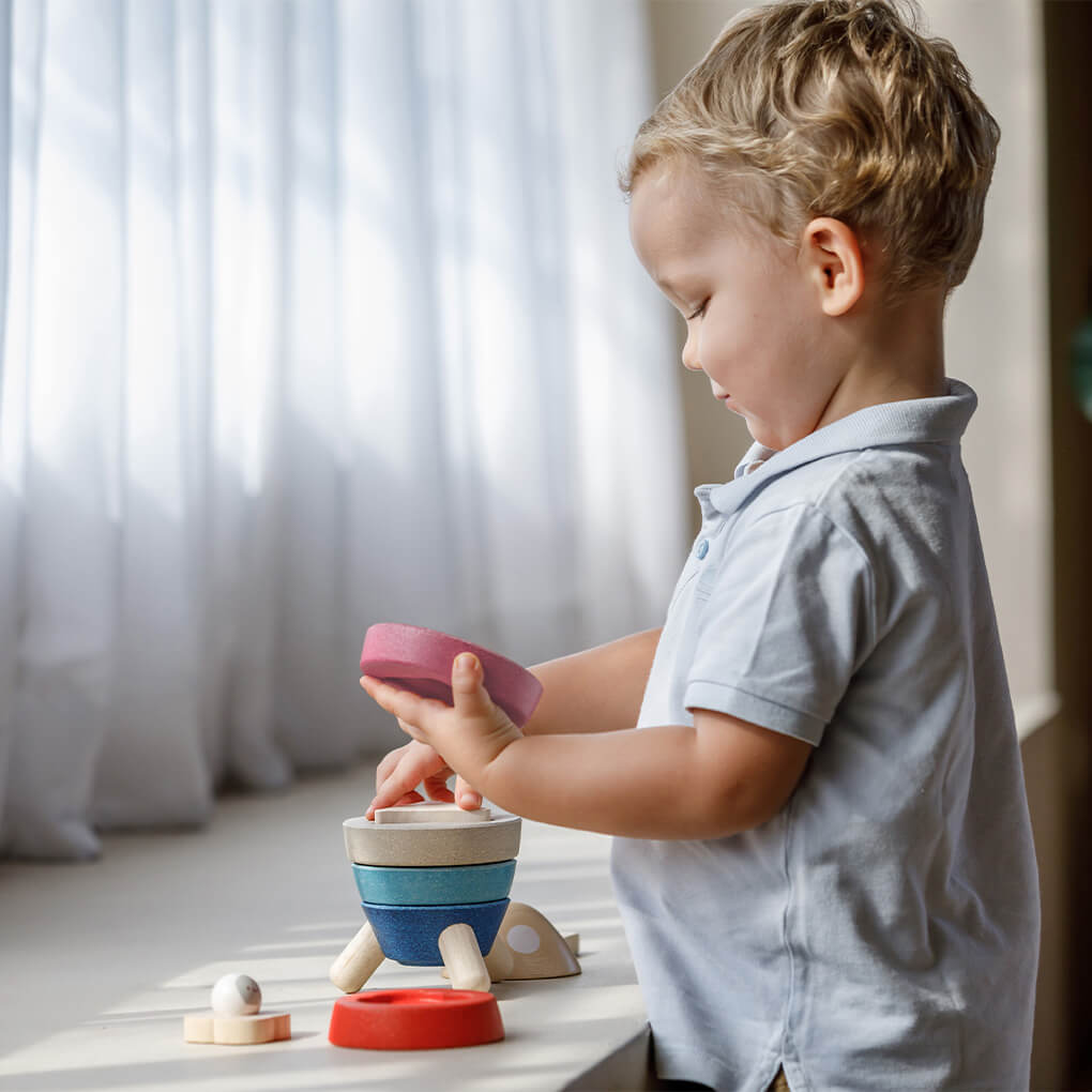 PlanToys Stapelrakete aus Holz Stapelspielzeug - Heldenspielzeug