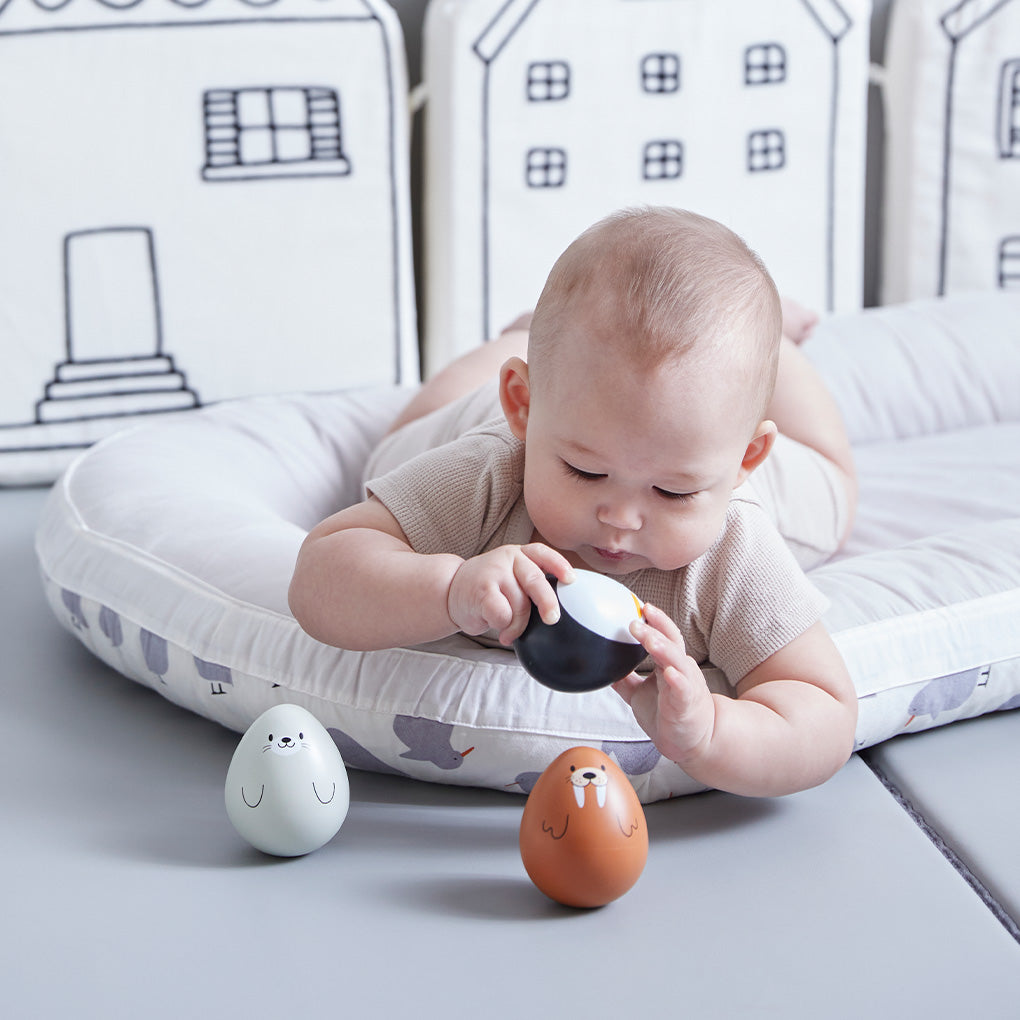 PlanToys Stehaufmänchen Wackelfigur - Heldenspielzeug